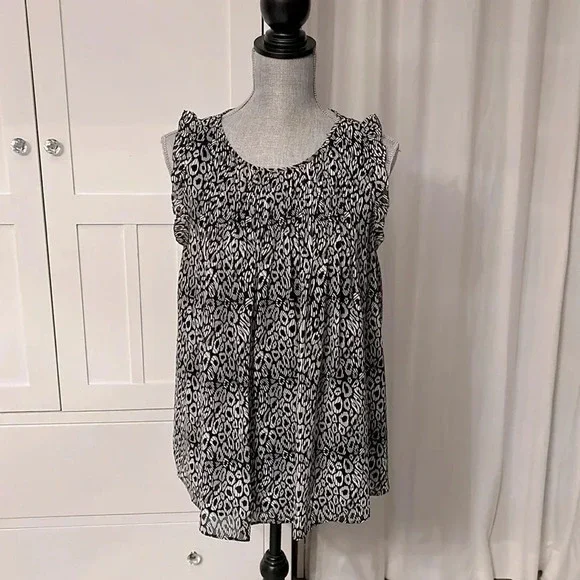 MICHAEL KORS NWOT Animal Print Ruffled Skirt, Size M - Picture 9 of 13